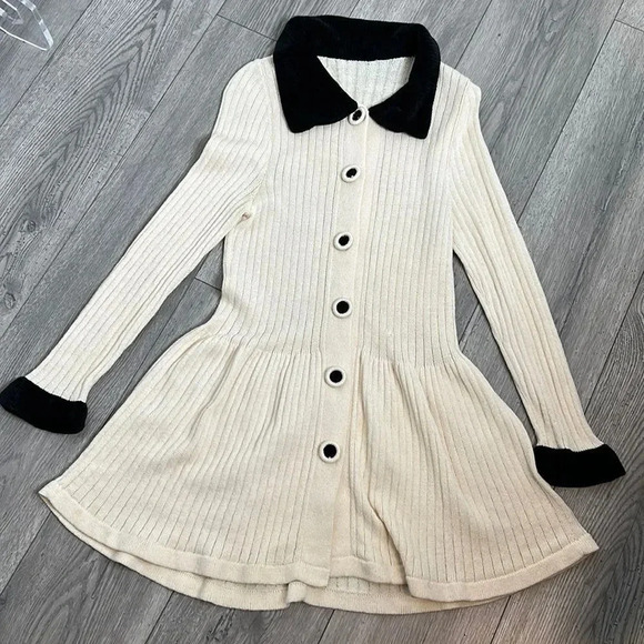 Beautiful Black and Cream Sweater Dress - Picture 1 of 9